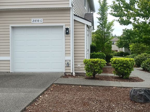 2nd image of 2030 Garry Oaks Ave Unit C