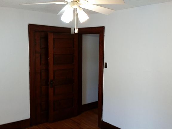 5th image of 1008 W 2nd St