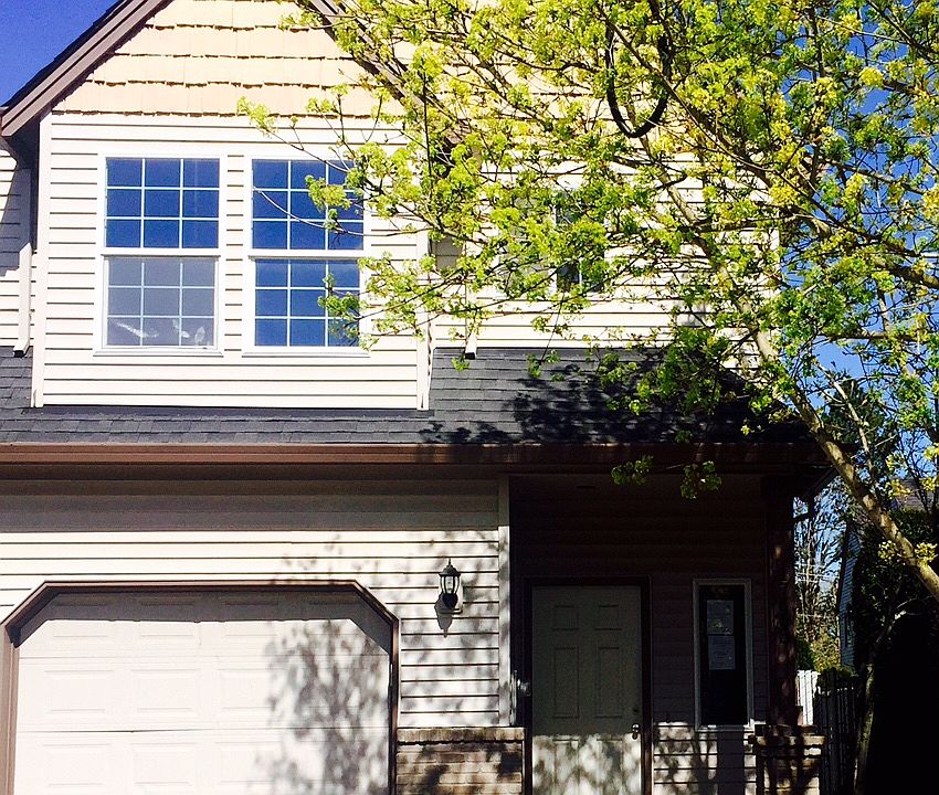2nd image of 17663 Troutman Ln