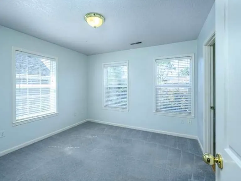 720 E Ella Ct — Photo 19