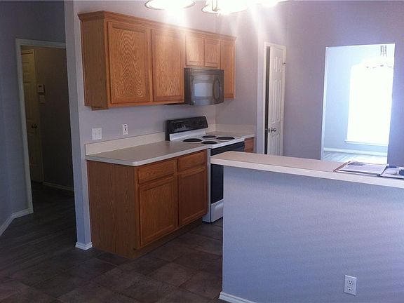 3rd image of 1217 Marchant Pl