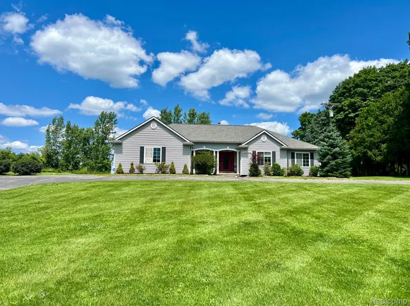 1811 E Dryden Rd, Metamora, MI 48455