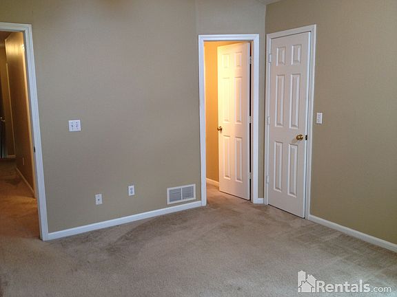 2nd image of 1004 NE Whispering Winds Ct Unit 8