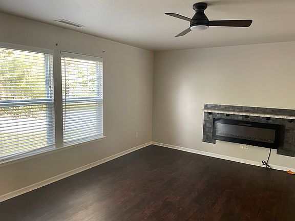 2nd image of 557 Lakeside Valley Dr