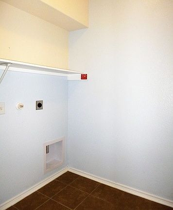 2nd image of 1038 Dogleg Right