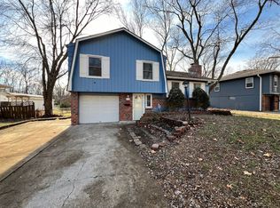 6401 E 120th Ter, Grandview, MO 64030