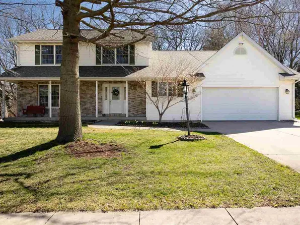1713 Red Oak Dr, Coralville, IA 52241