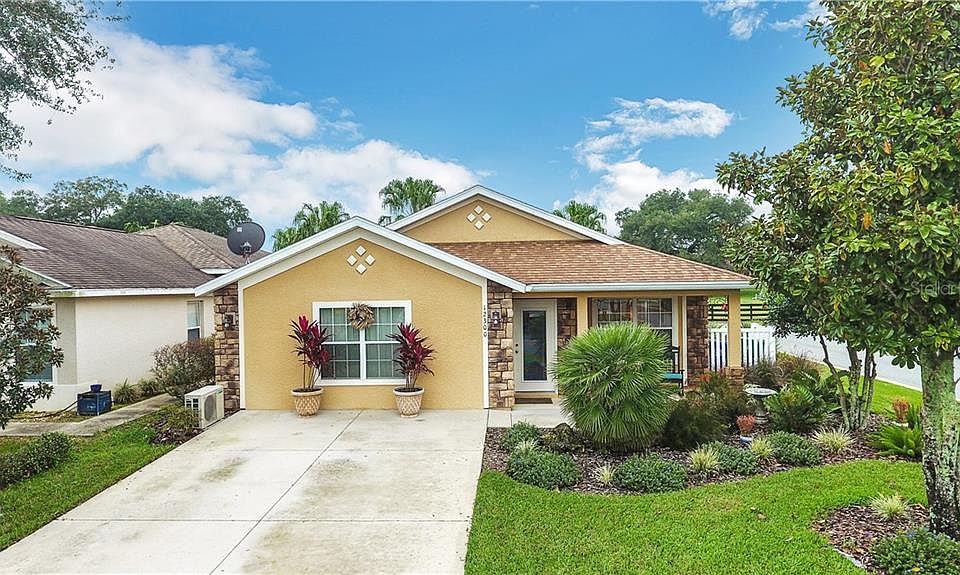 1st image of 12300 NE 50th Ct