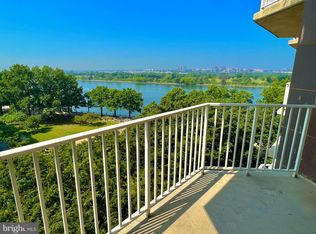 530 N St NW APT S807, Washington, DC 20024
