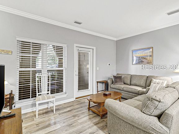 3rd image of 380 Marshland Rd APT C17