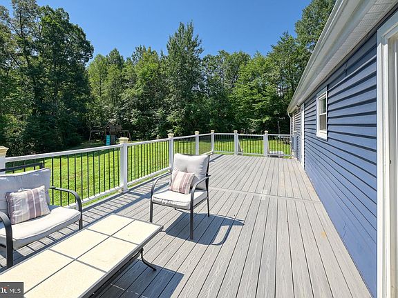 3rd image of 274 Centerville Rd