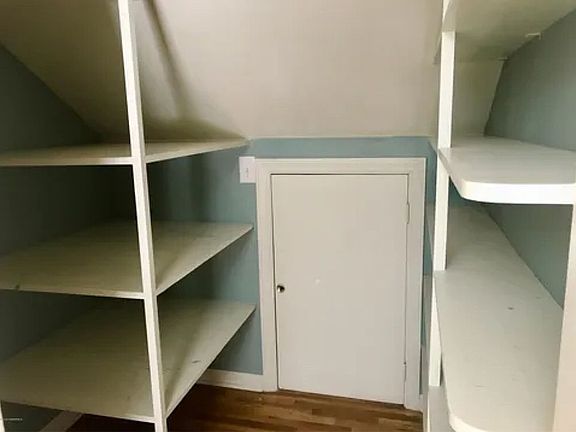 3rd image of 2021 Meadow Ln
