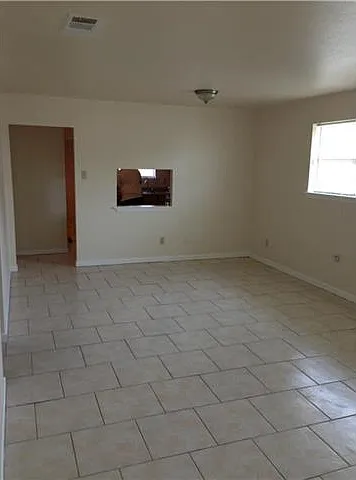 4110 Saint Bernard Ave — Photo 3