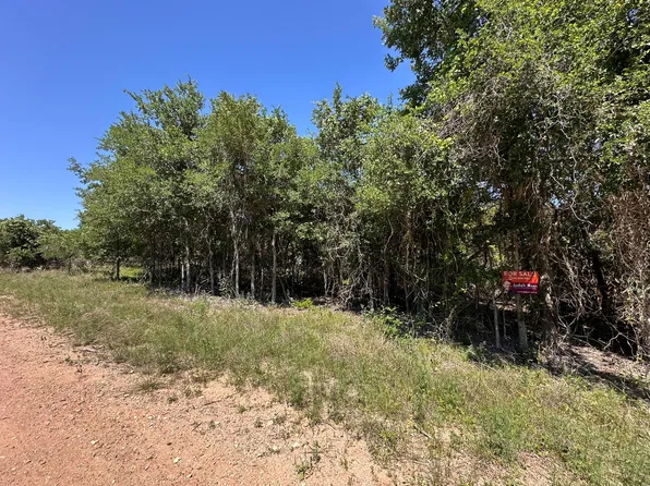 258 Kahana Ln, Bastrop, TX 78602