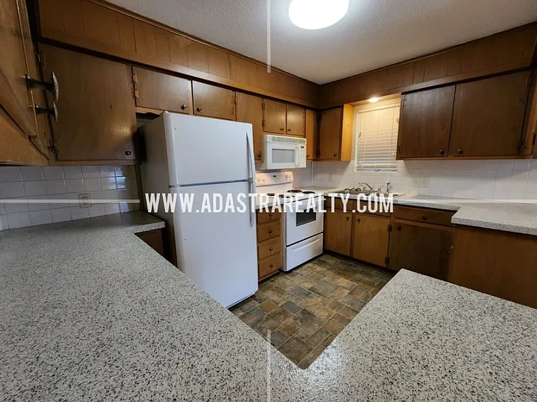 212 Brookside Dr — Photo 7