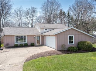 20693 Pineview Cir, Strongsville, OH