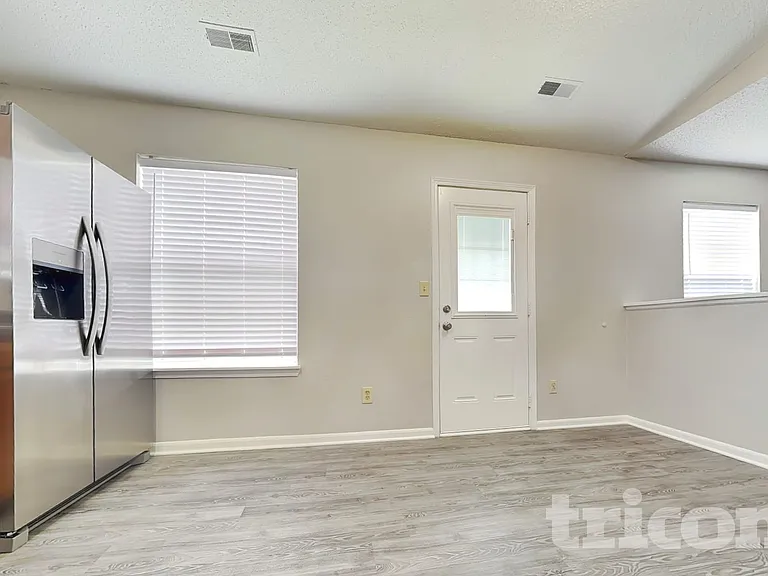 6453 Townsend Way — Photo 5