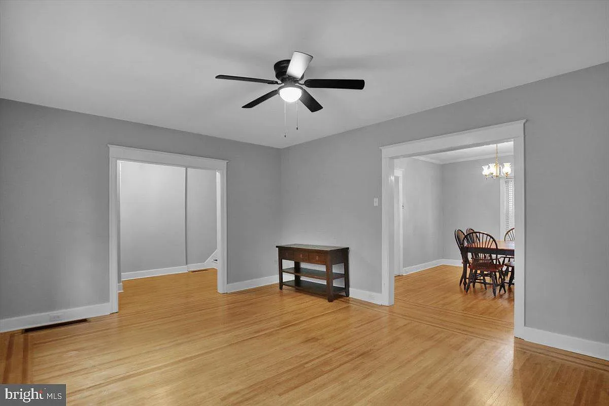 4 bed, 3.0 bath, 2331 sqft, $2,500 — Photo 4