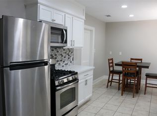 2215 Hermann Dr, Houston, TX 77004
