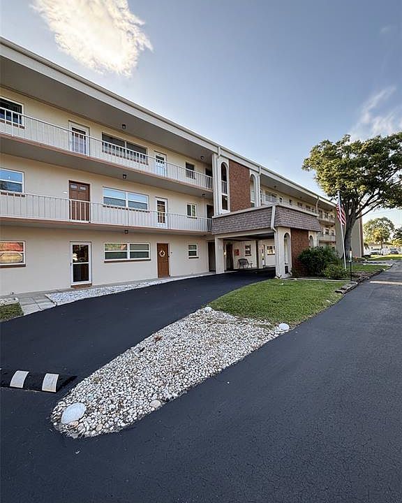 1st image of 5880 38TH AVENUE N #206