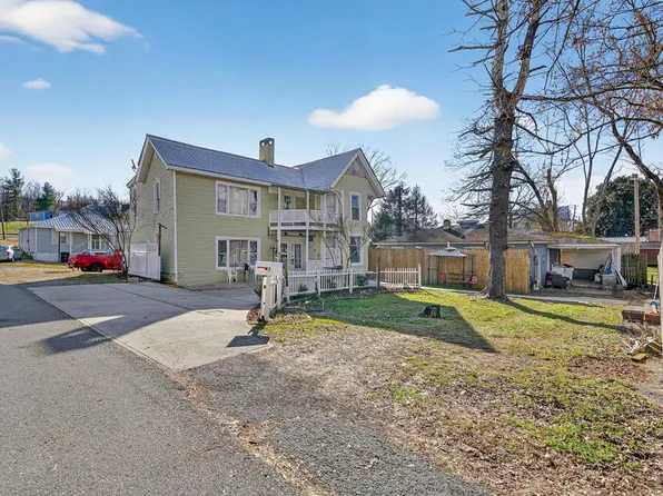 7 Marshall St, Sparta, TN 38583