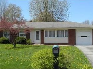 1425 Wakefield Dr, Hermitage, PA 16148