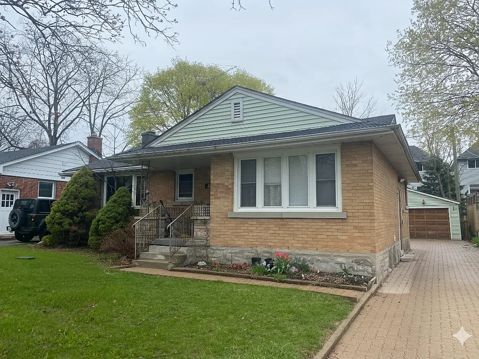 81 Elgin Cres #3
