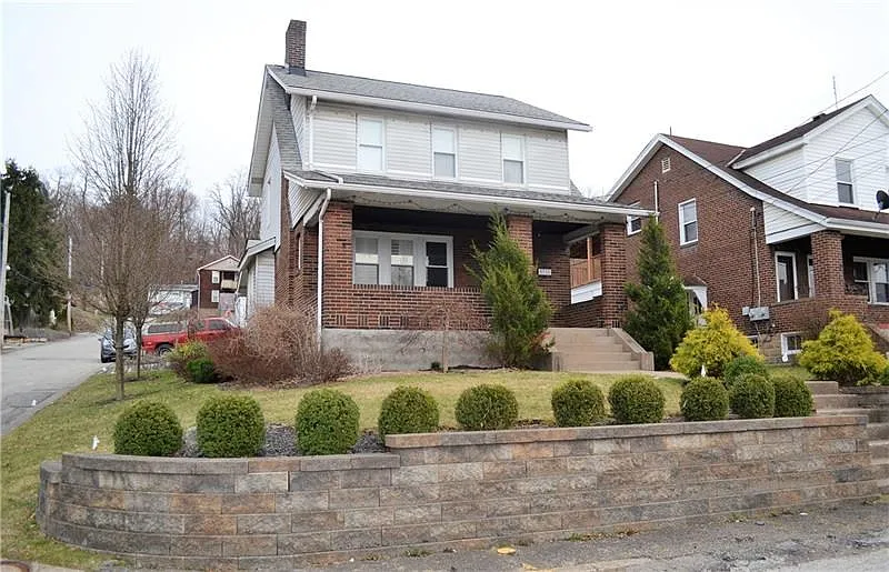 1738 Chester Rd photo 1