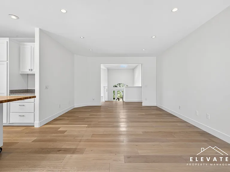 9400 Chalk Hill Rd — Photo 15