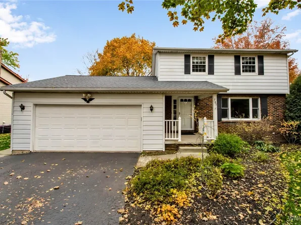 705 Powell Ln, Lewiston, NY 14092