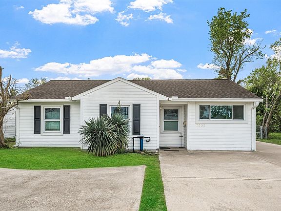 2nd image of 7303 Long Point Rd