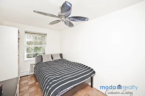 Sold by Moda Realty | media 16