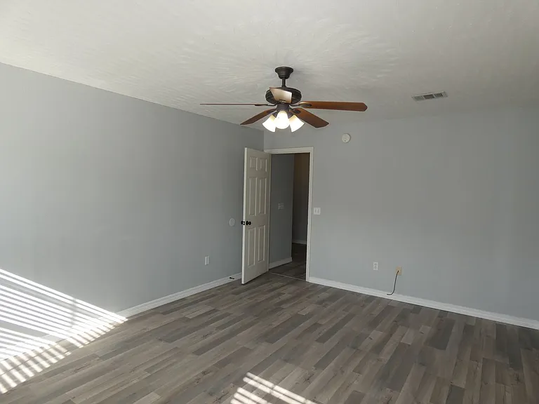 4734 Autumndale Dr — Photo 10