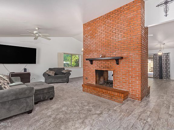 3rd image of 2738 E CORRINE Drive