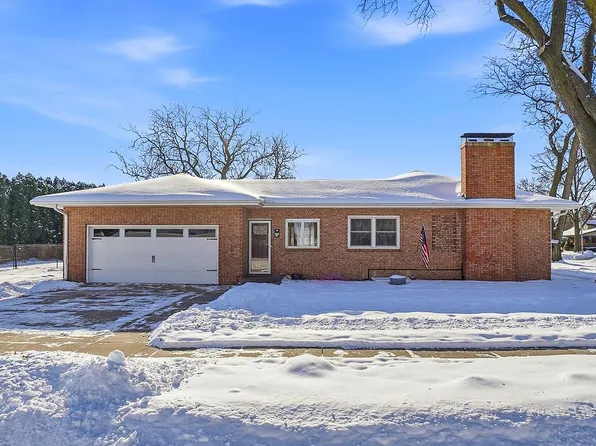 820 Seminary St, Wilton, IA 52778