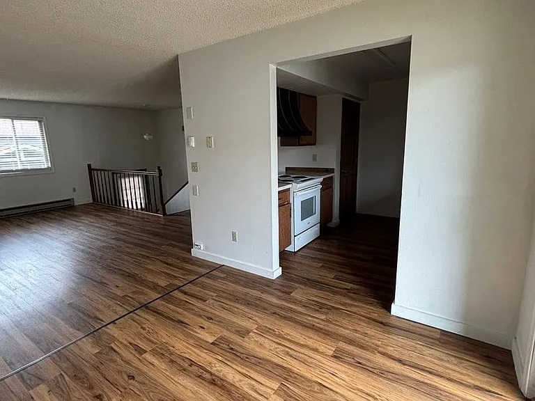16 Hoffman Dr #1-4 — Photo 8