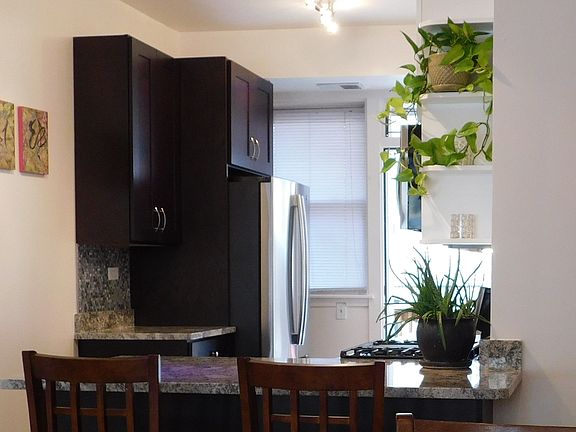 3rd image of 1732 W North Shore Ave #67092