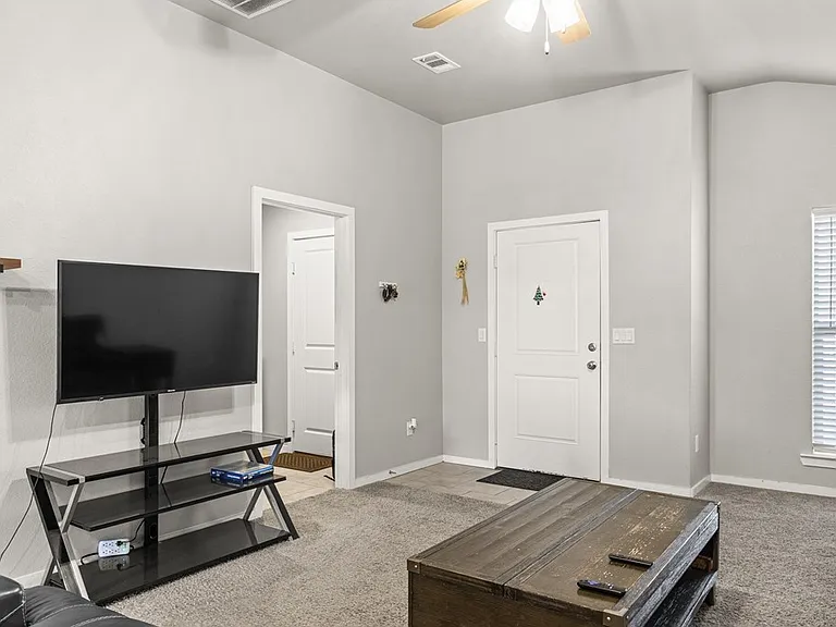 9407 Ratliff Ridge Ave — Photo 11