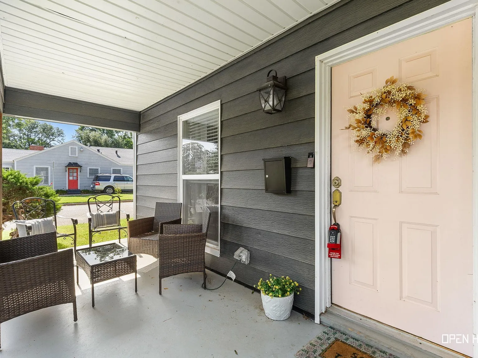 4 bed, 2.0 bath, 1876 sqft, $2,100 — Photo 4