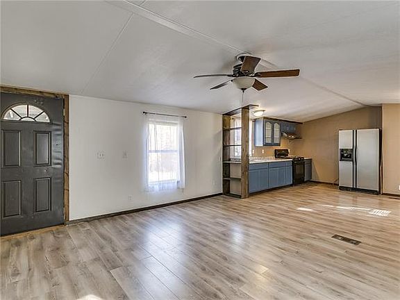 4th image of 1802 Whispering Oaks St
