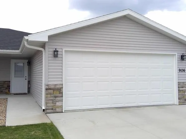 906 G Ave, Kearney, NE 68847