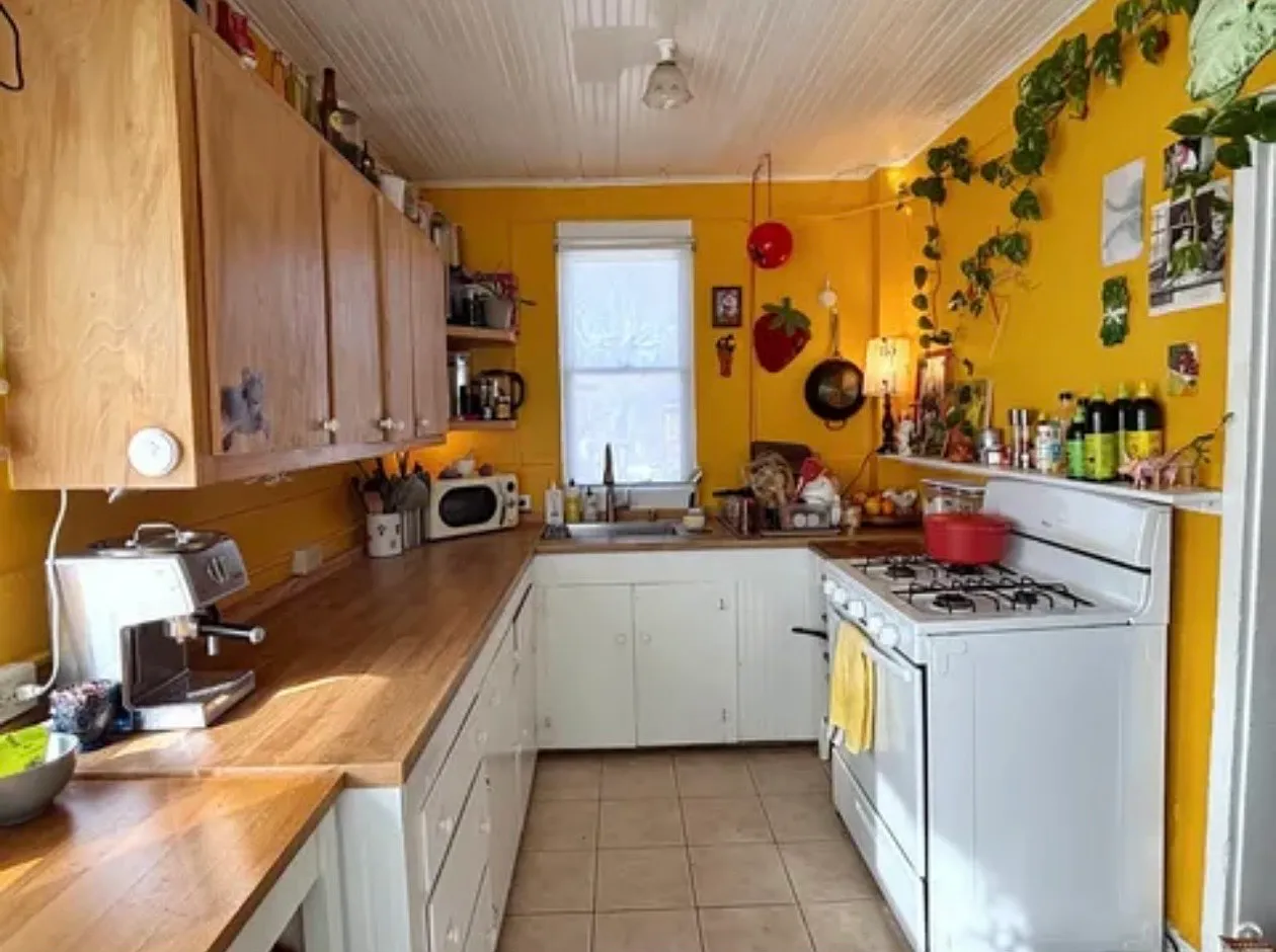 2 bed, $1,050 — Photo 3