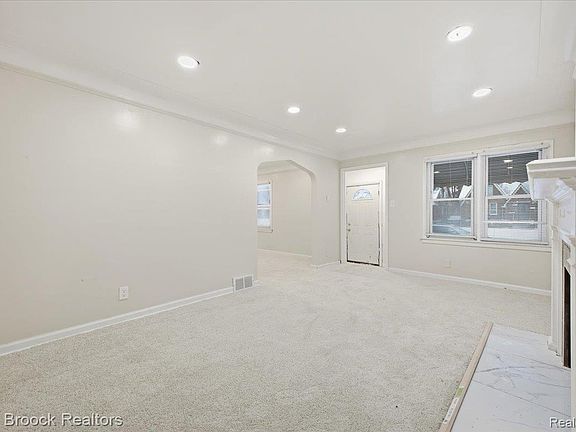 4th image of 9722 Wayburn St