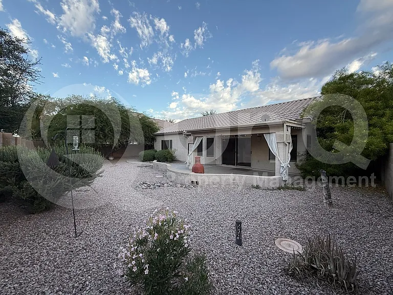 685 W Estrella Dr — Photo 8