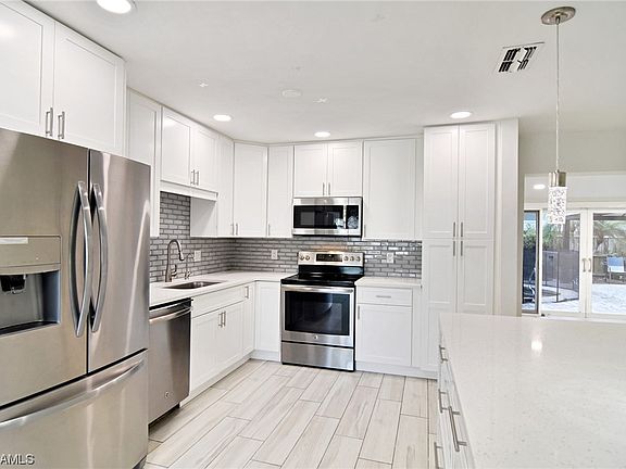 4th image of 1298 Carlene Ave