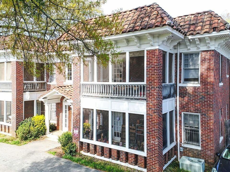 2nd image of 860 Briarcliff Rd NE APT 19