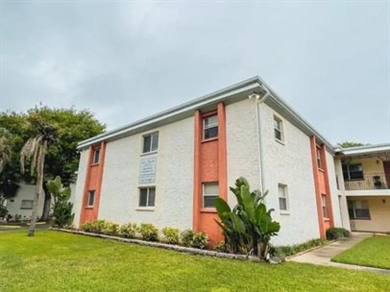 2 bed, 1.0 bath, 900 sqft, $1,375 — Photo 3