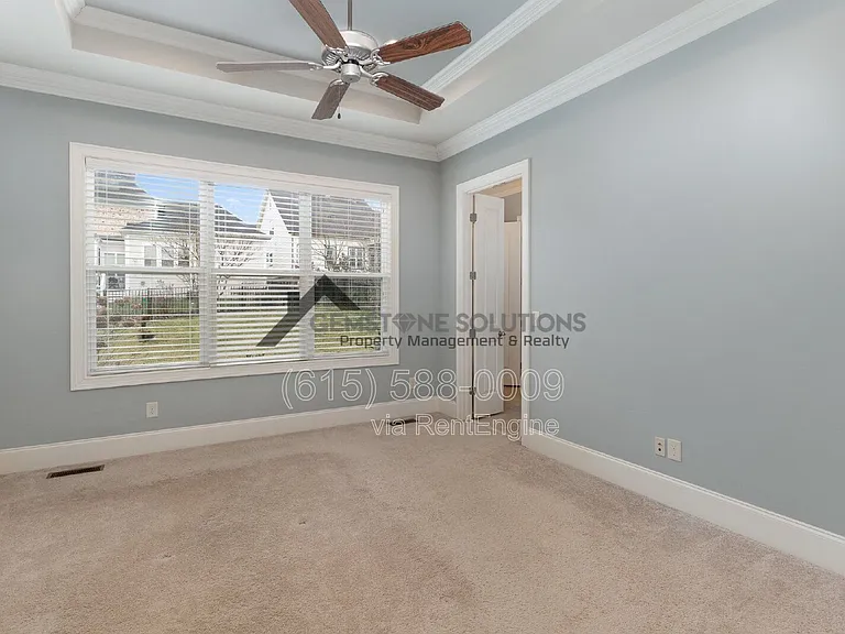130 Hobbs Dr — Photo 13