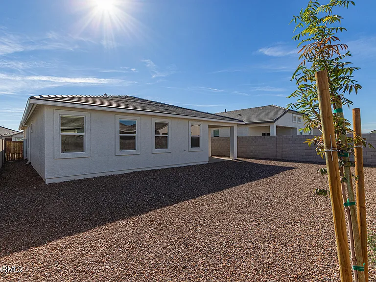 18646 W Buckskin Trl — Photo 31