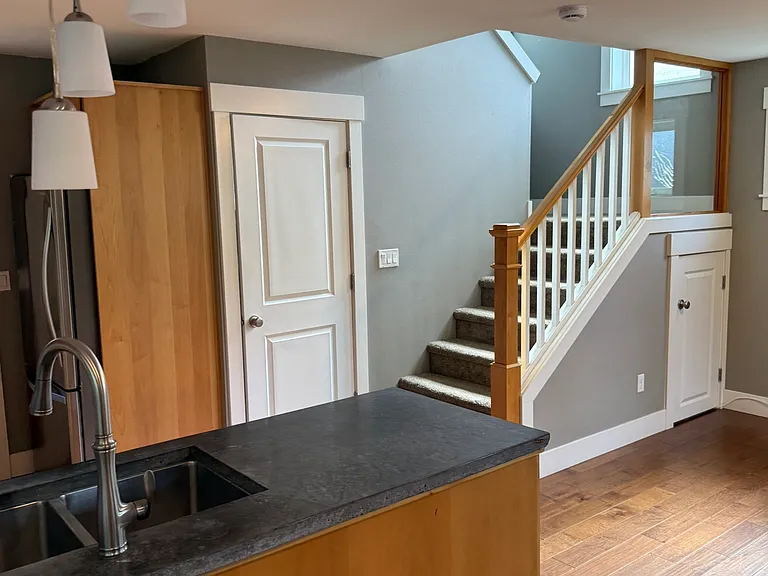 4550 SE Henry St — Photo 3